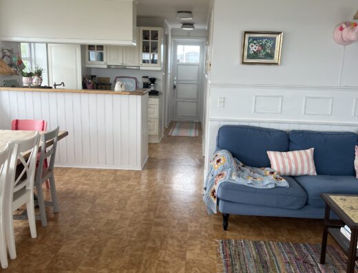 Hyggeligt sommerhus med havudsigt. (Første række)